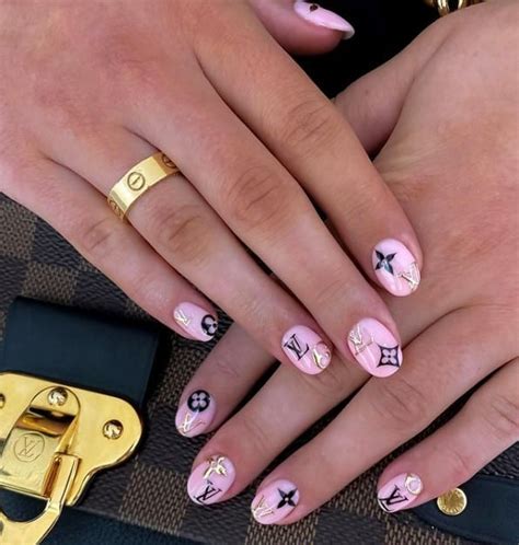 louis vuitton style nails.